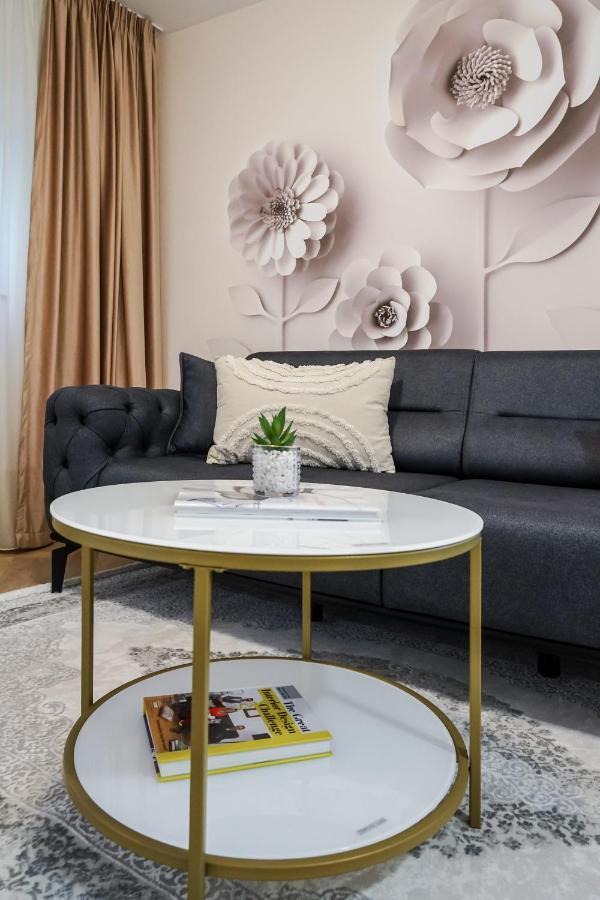 The Urban Oasis Apartment Букурещ Екстериор снимка